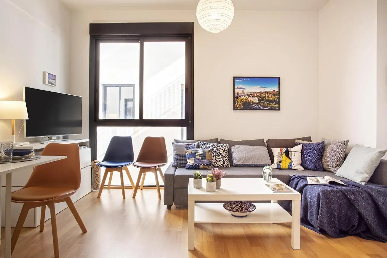 -Malagasunapts-Romantic Private Terrace&Shared Pool 马拉加